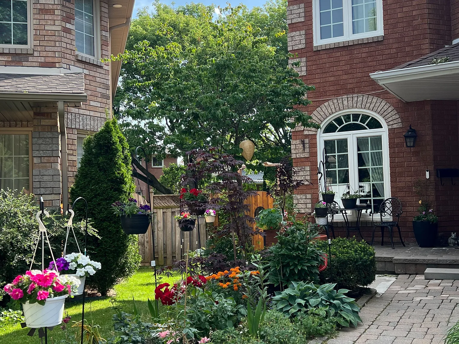 3 bed, $2,500 — Photo 2