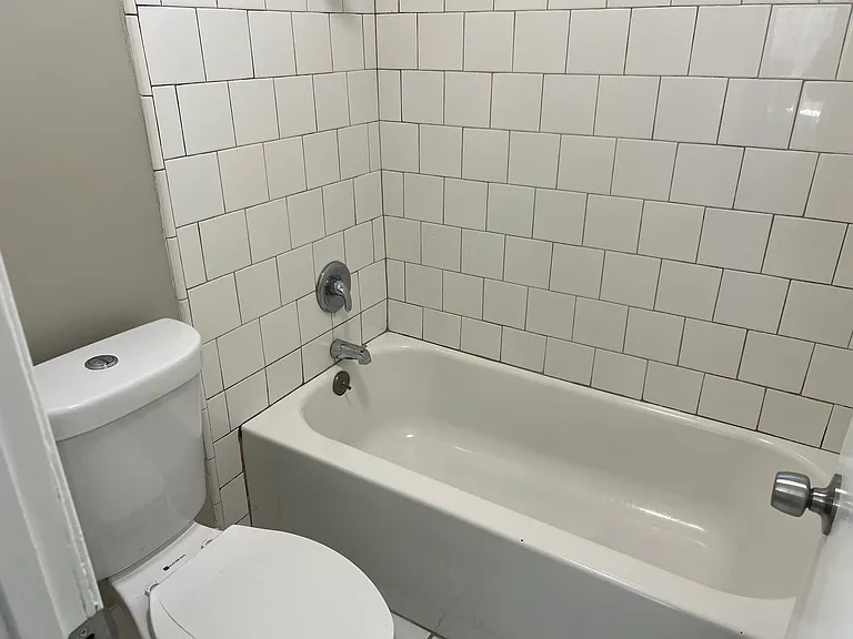 630 Junipero Ave #4 — Photo 11