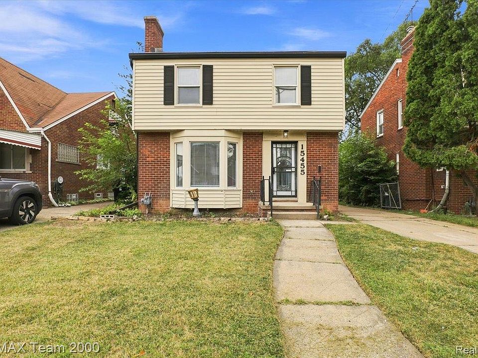 1st image of 15455 Mapleridge St