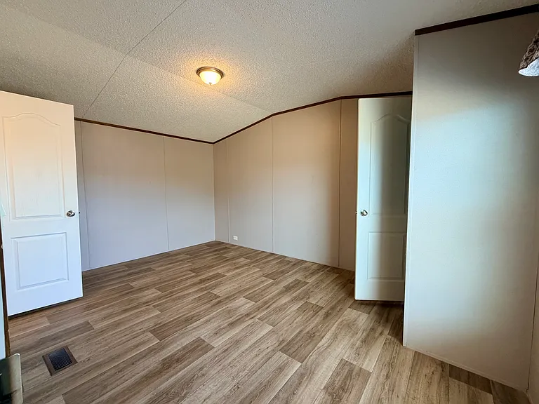 326 SW Grant St — Photo 8
