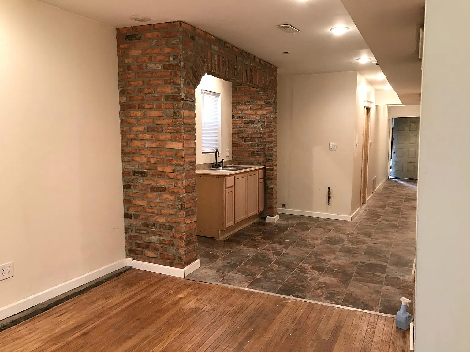 3 bed, 1000 sqft, $1,750 — Photo 3
