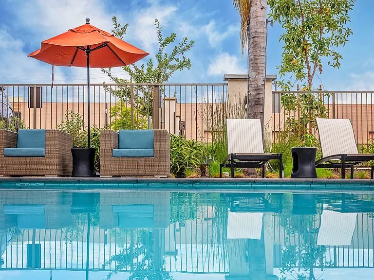 Los Alamitos Luxury Apartments — Photo 7