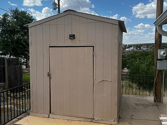 5th image of 825 Corona Ave