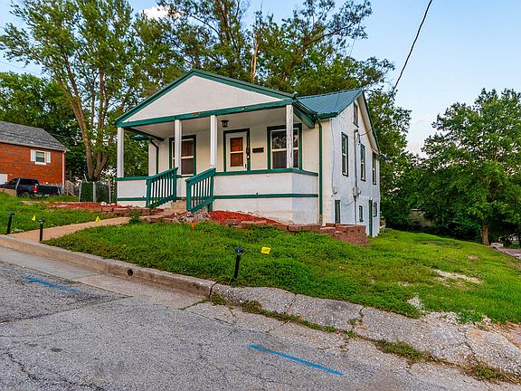 5th image of 216 Pierce St