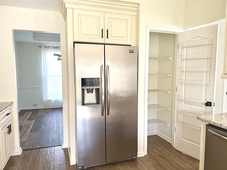 105 Springlaurel Ct — Photo 8