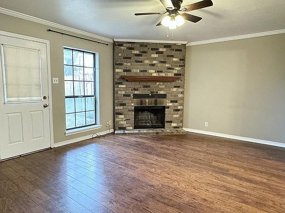 3rd image of 1800 Woodhaven Dr