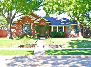 2222 Country Hollow Ln, Garland, TX 75040