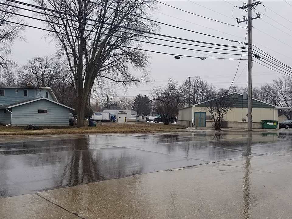 2nd image of 510 S Military Rd