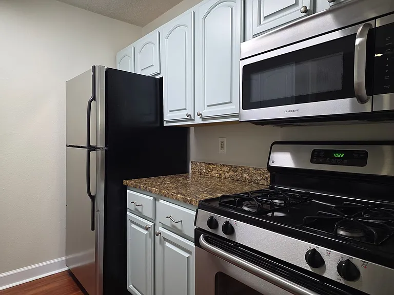 2031 Dixie Belle Dr #I — Photo 12