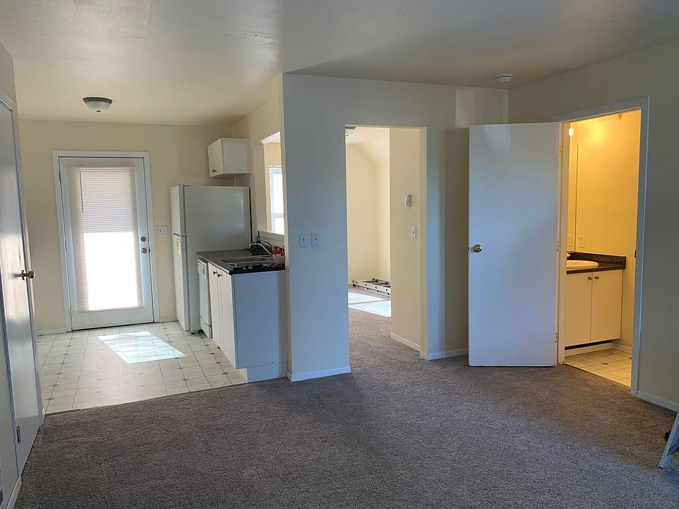 1st image of 1660 Runge Ave APT 2