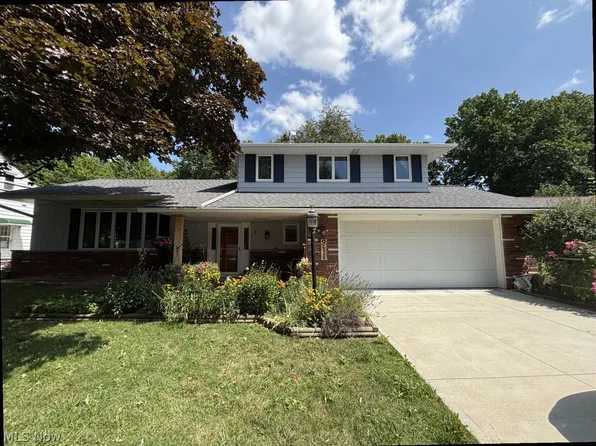 911 Roland Rd, Lyndhurst, OH 44124
