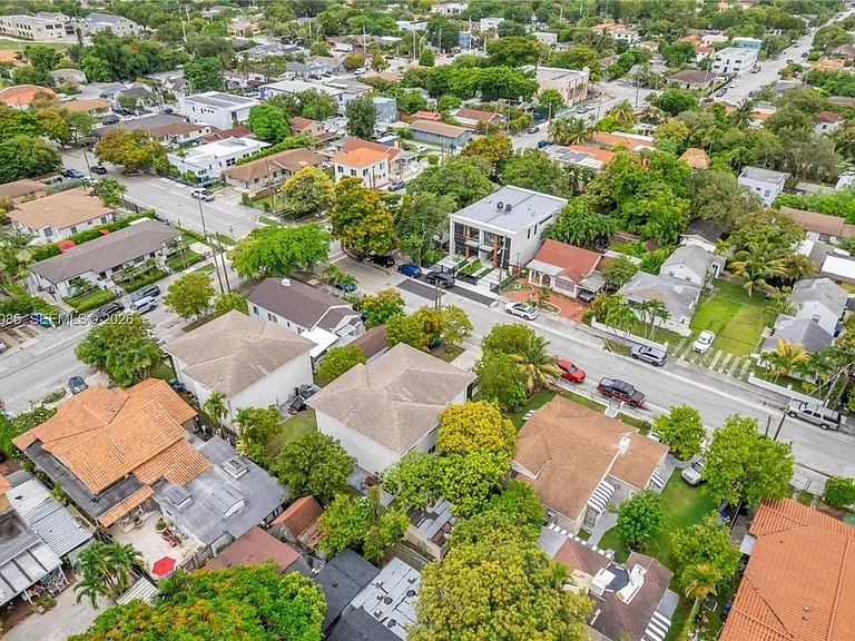 1029 SW 11th Ave — Photo 44
