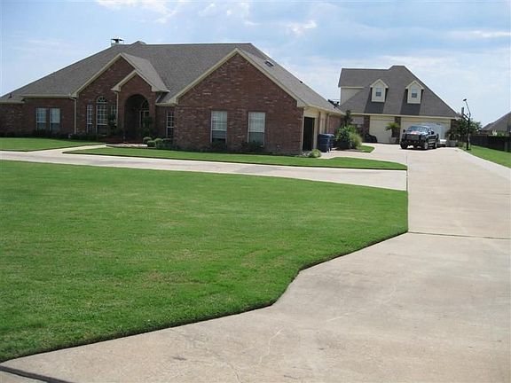 2nd image of 1078 W Oaklawn Dr