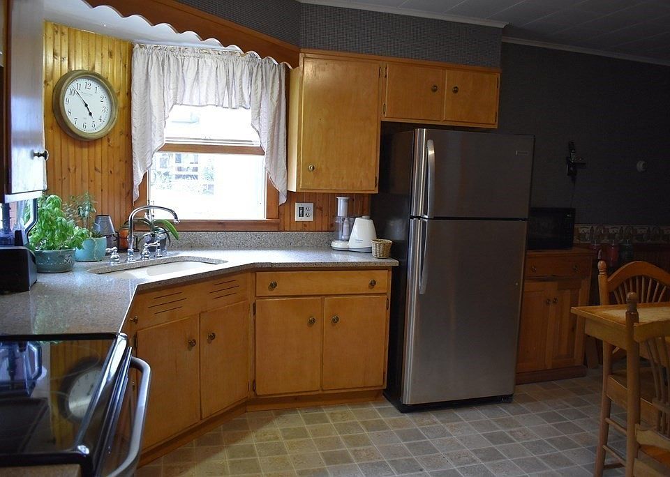 32 High St, Spencer, MA 01562 Zillow