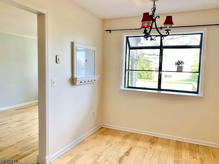 305 Marten Rd — Photo 10