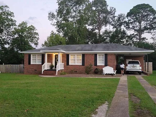 107 Crescent Dr, Enterprise, AL 36330