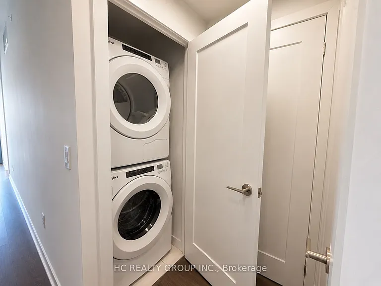 50 McCaul St #315 — Photo 14