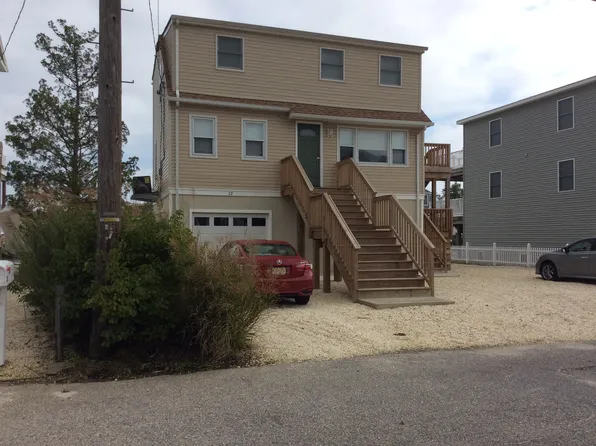 32 Mark Dr #B, Manahawkin, NJ 08050