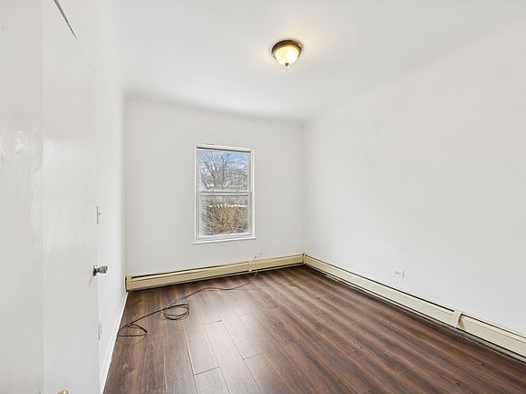 3rd image of 7126 S Saint Lawrence Ave