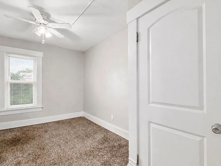 24 E Blake Ave — Photo 17