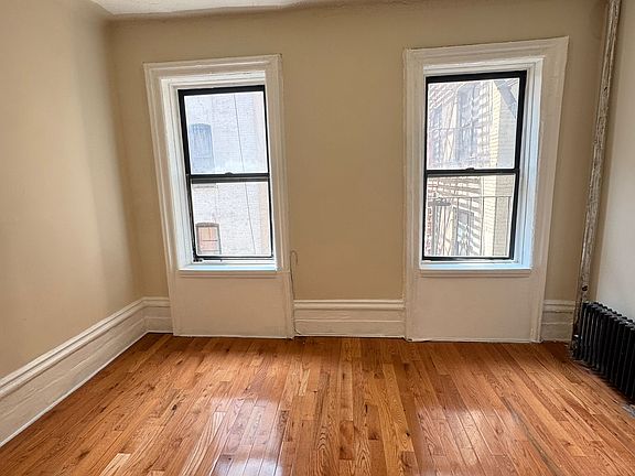 2nd image of 520 W 184th St APT 21
