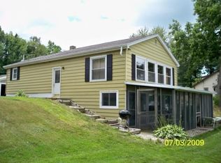 16422 E Lake Dr, White Pigeon, MI 49099