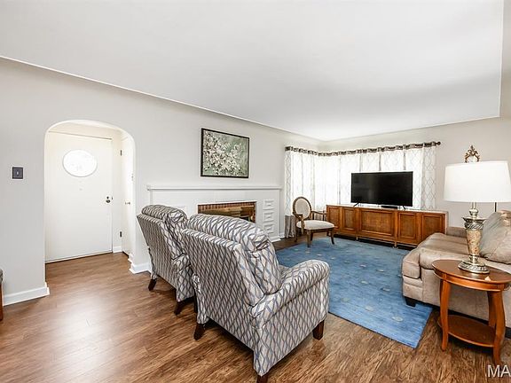 2nd image of 343 Park Dr