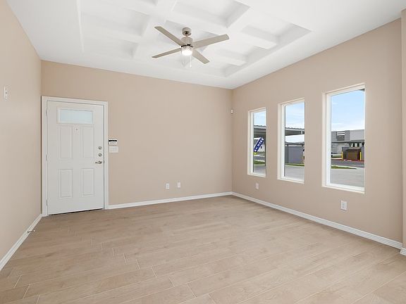 5th image of 3105 W Sandlewood St #1