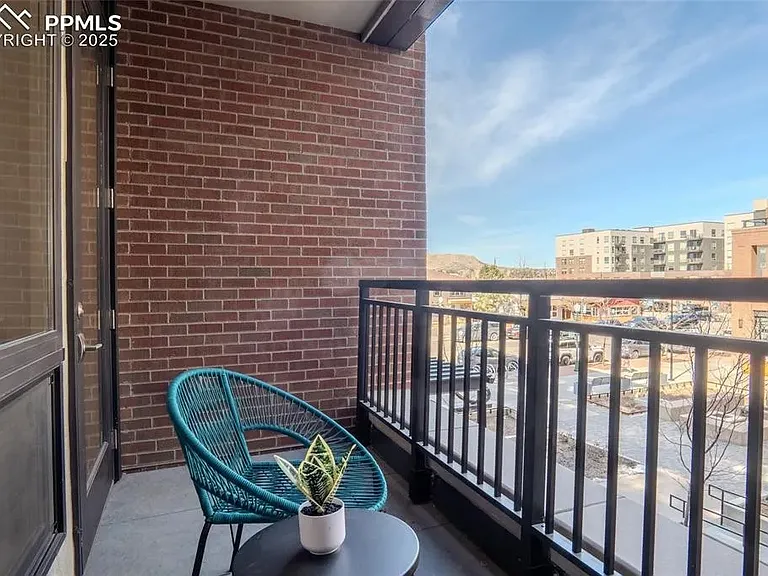 20 Wilcox St #203 — Photo 16