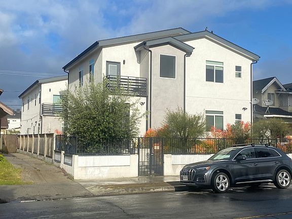 5th image of 3955 S Budlong Ave #1/2