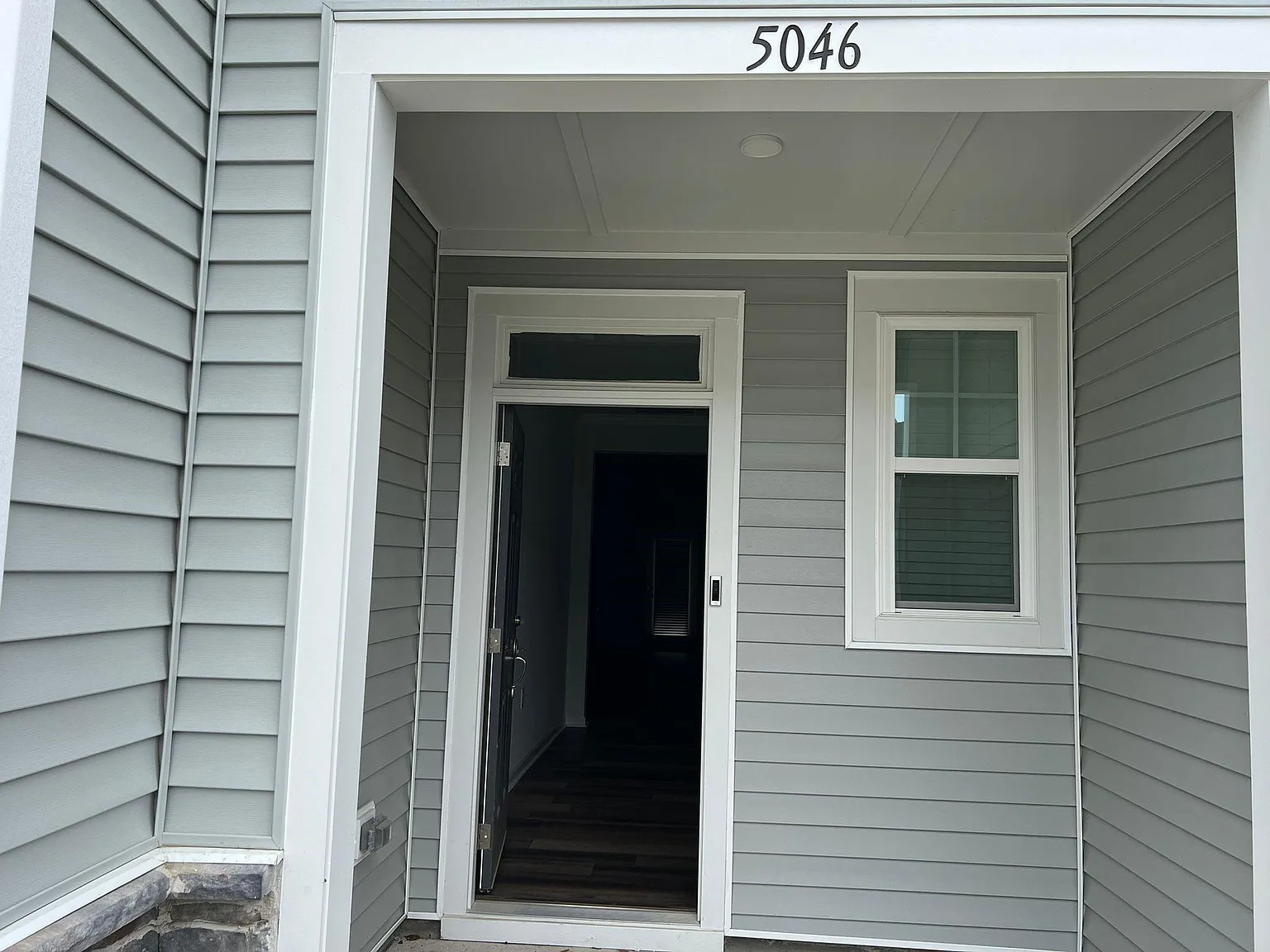 3 bed, 1780 sqft, $1,950 — Photo 2