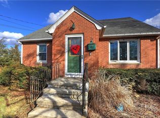 38 Dracut Ave, Waterbury, CT 06704