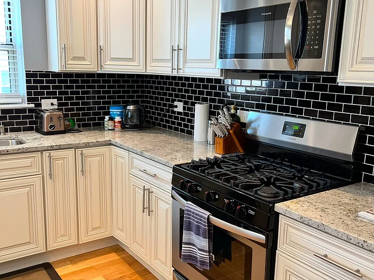 8224 N Knox Ave #B — Photo 6