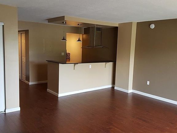 2nd image of 1650 NE 115th St APT 305