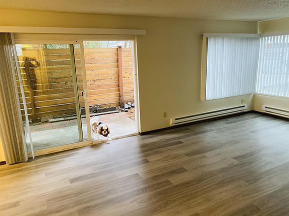 4th image of 7111 47th Ave NE #102