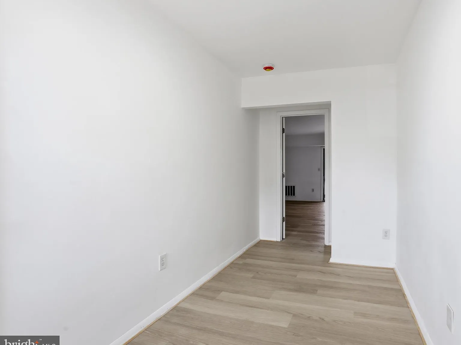 2 bed, 888 sqft, $1,700 — Photo 4