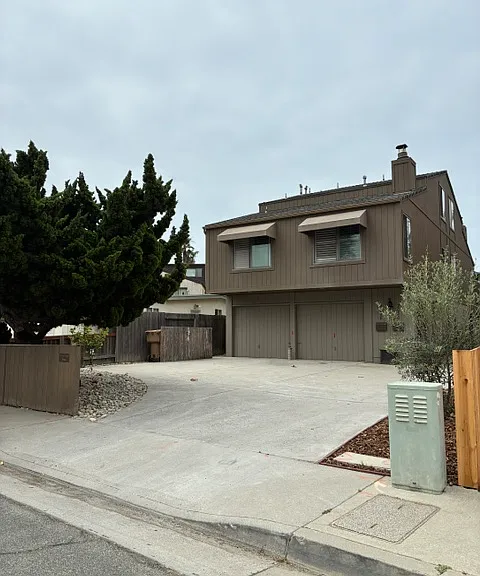 2028 Ayala St — Photo 3