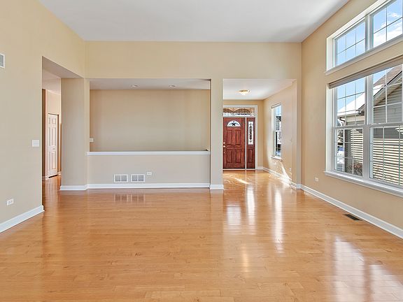 5th image of 2200 Creekwood Dr
