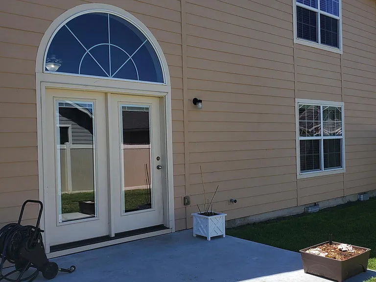 12528 Toketee St — Photo 23