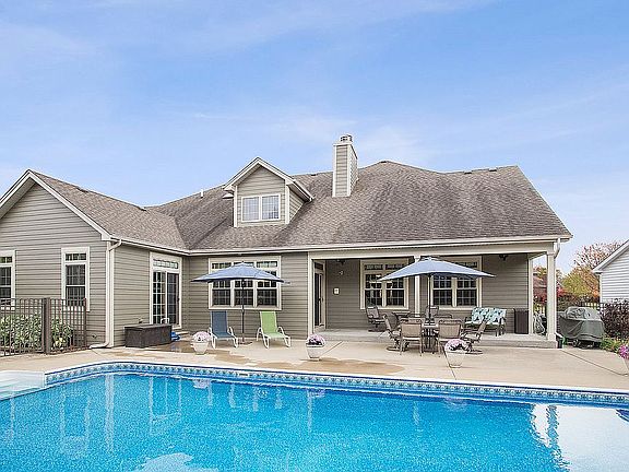 2nd image of 2511 Brookridge Dr
