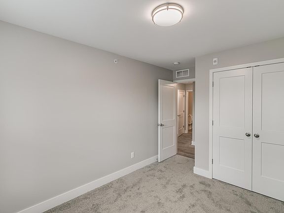 4th image of 835 W Lake St Unit 12