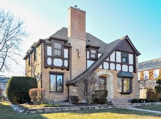 944 Warrington Rd, Deerfield, IL 60015