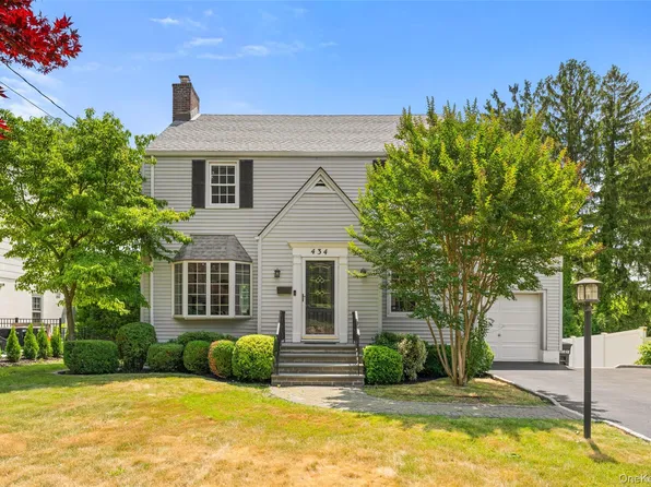 434 California Road, Bronxville, NY 10708