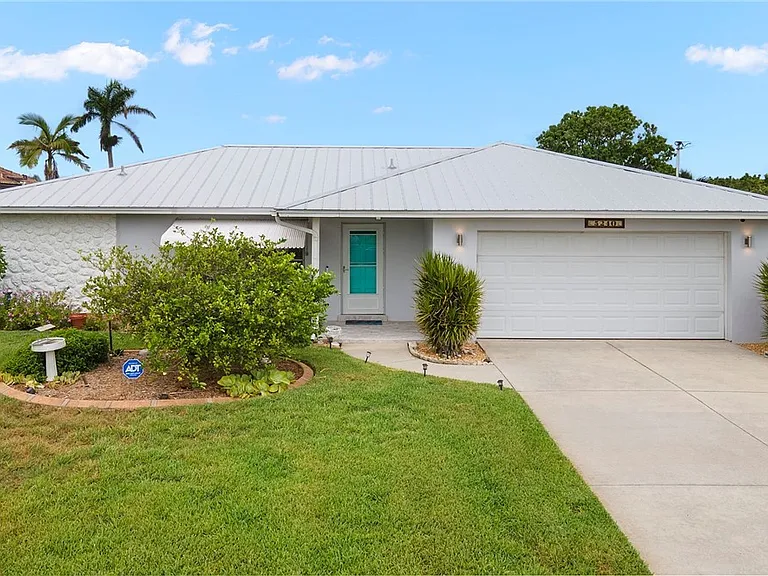 5240 SW 2nd Pl — Photo 36