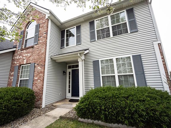2nd image of 8688 N Autumnview Dr