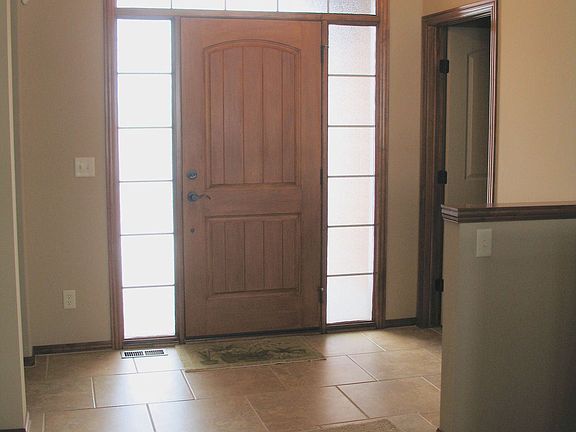 2nd image of 2424 N Sawgrass Ct
