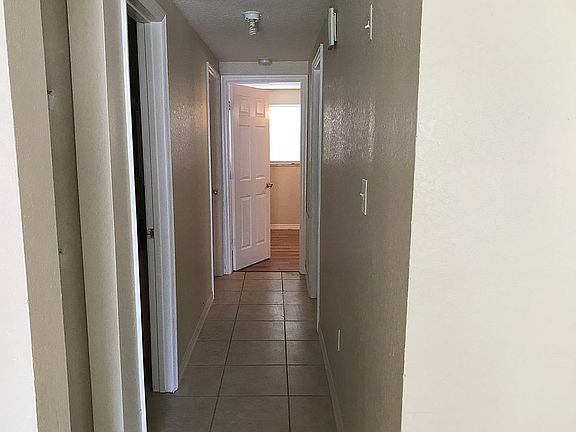 4th image of 4213 E Miller Ave