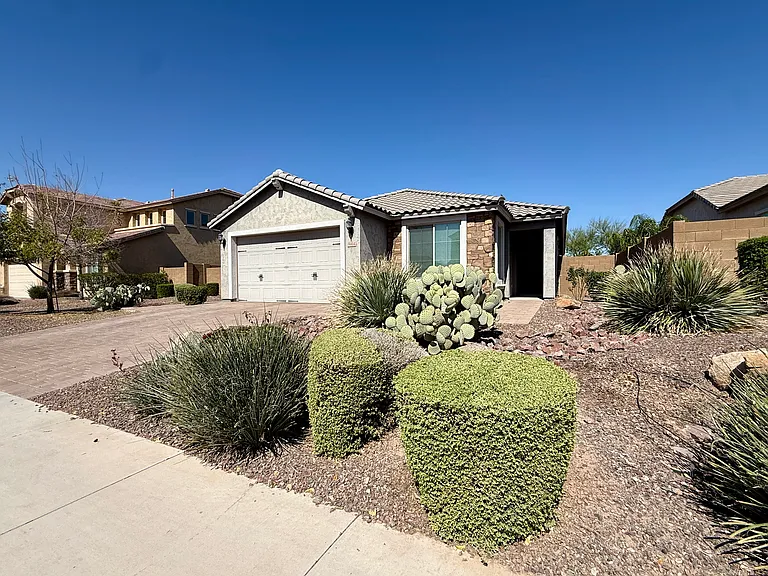 9464 W Fallen Leaf Ln — Photo 1