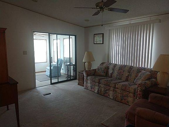 4th image of 4653 Yacht Ave #92