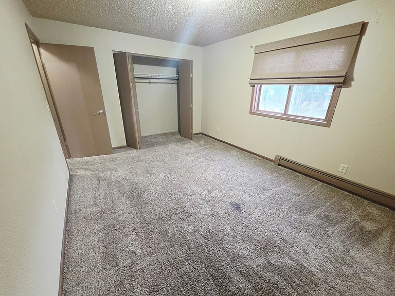 3001 E Rosser Ave — Photo 5